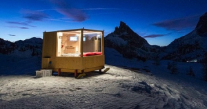 雪山顶的观星小屋