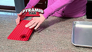 pyramid-pan-9777