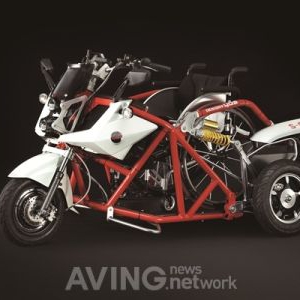 超酷电动轮椅车