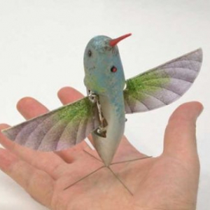 蜂鸟纳米机器人