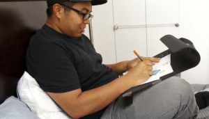 便携多用途学习桌