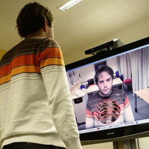 显示人体内部结构的镜子