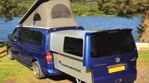 可拉伸的休旅车