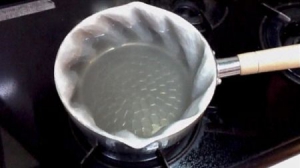 自动搅拌的平底锅