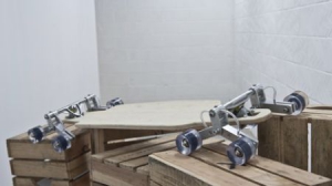 可平缓下楼梯的多轮滑板