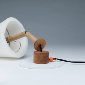 懒洋洋的拉线台灯