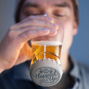 是啤酒瓶，还是啤酒杯？