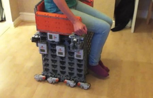 首台乐高电动轮椅