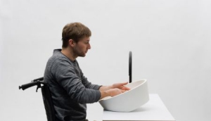 可倾斜的洗手盆