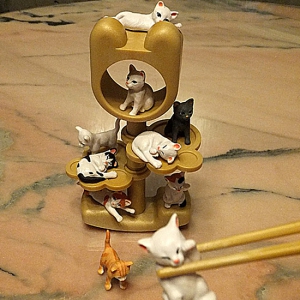 帮孩子锻炼筷子功的猫咪树