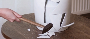 厌倦了就砸掉它