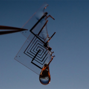 遇液体可溶的电路