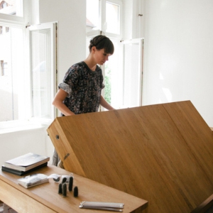 技术宅必备的工作睡觉两用床