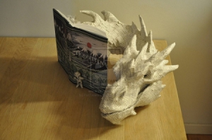 给力纸雕之书中钻出的Smaug