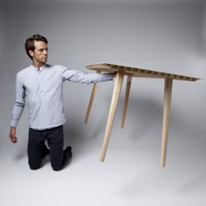 打破记录的超轻木桌