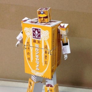 牛奶盒制作的黄金战士