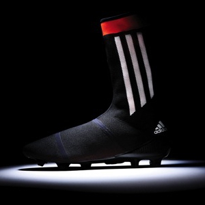 Adidas一体高脚袜球鞋