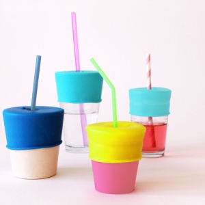 小口喝水的硅胶杯盖