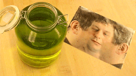 惊悚的标本人头