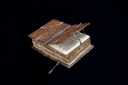 完美装订的古书