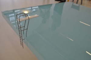 以假乱真的游泳池桌