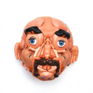 惊悚“娃娃脸”