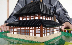 可翻折的神庙乐高模型