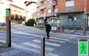 发射警示激光的红绿灯