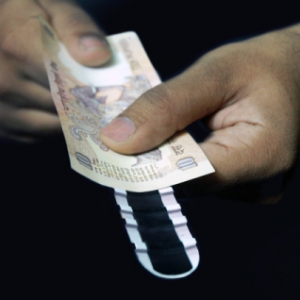 帮助盲人识别纸币的腕带