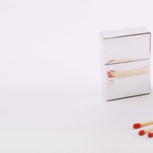 伪装成打火机的火柴盒