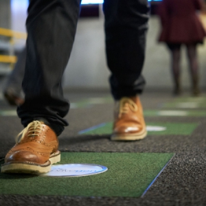 转换踩踏动能的绿色地灯