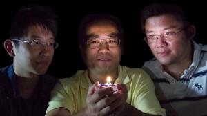 让节能灯散发暖色光的新涂层材料