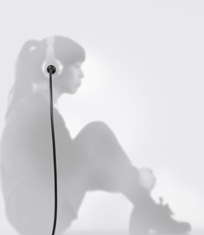 让「她」与你一同聆听音乐