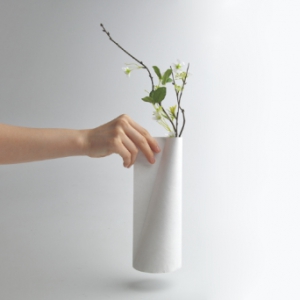 坚固的“纸”花瓶