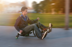 手脚并用竞技小车