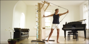 优雅的木制健身器械