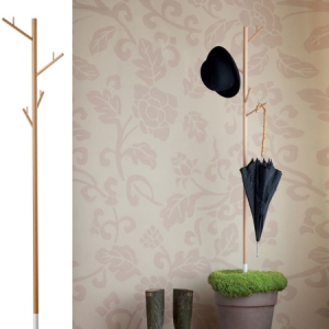 花盆内的“小树”衣帽架