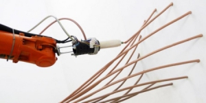 垂直表面的反重力3D打印技术