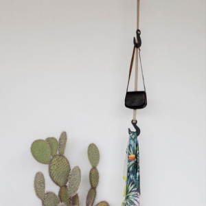 “钢铁”衣帽挂钩