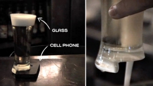 趣味“瘸脚”酒杯