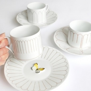 蝴蝶隐身其中的陶瓷杯碟