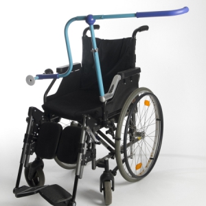 轮椅平行推把