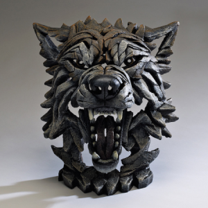 “支离破碎”的威猛雕塑