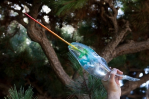 精美的独角鲸雕塑