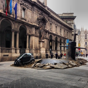 创意广告之破土而出的潜艇