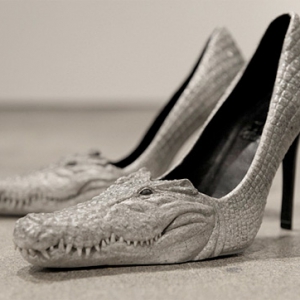 鳄鱼高跟鞋