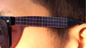 墨镜上的充电太阳能板