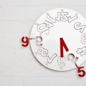 翻转时间的钟表