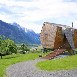 阿尔卑斯山下的度假小屋