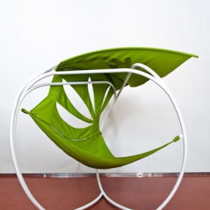 简洁的室外座椅